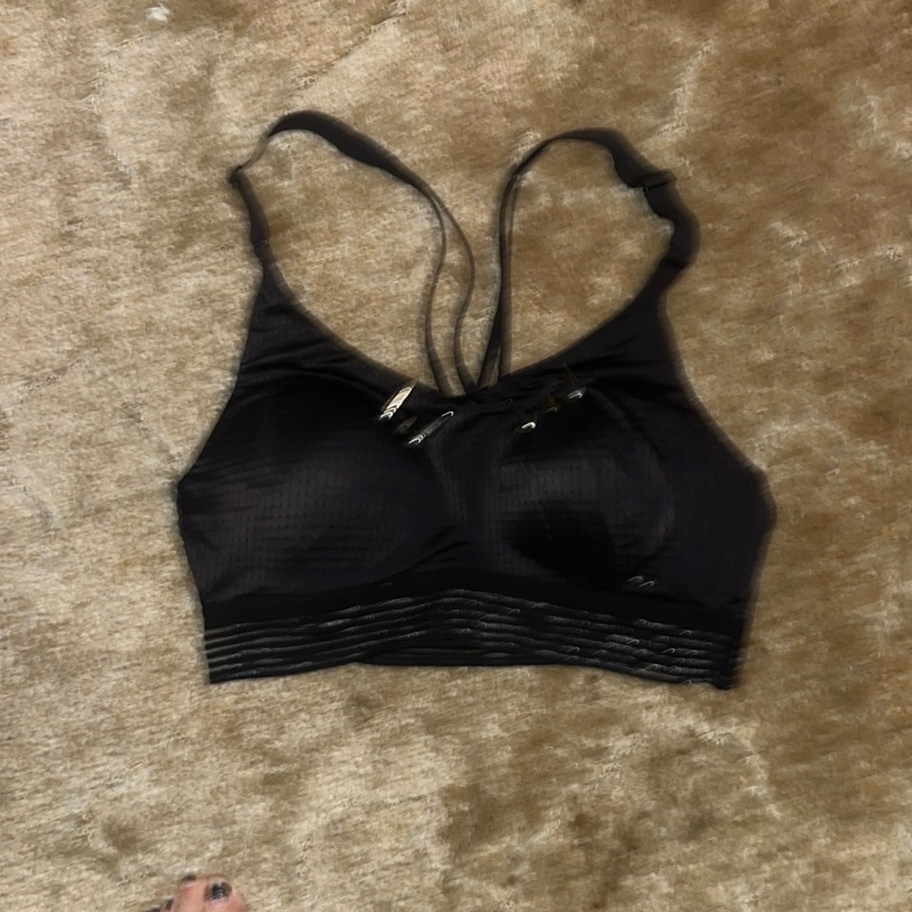 Victoria’s Secret spiked sports bra 34c